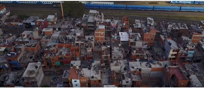 En los barrios más carenciados de la Argentina, hasta ahora no se ha detectado un solo caso de muerte ni de contagio