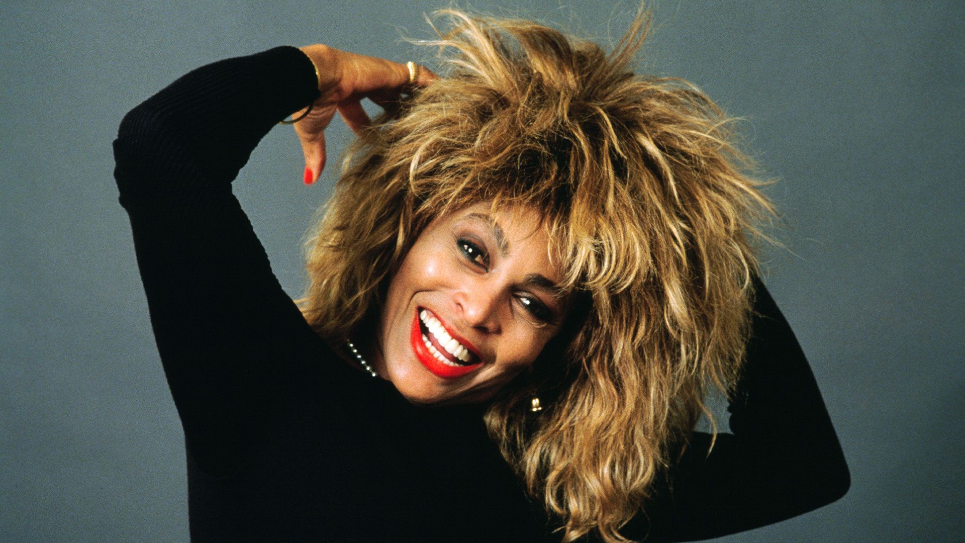 La tarde del 24 de mayo de 2023, Tina Turner falleció a los 83 años tras luchar contra una larga enfermedad.